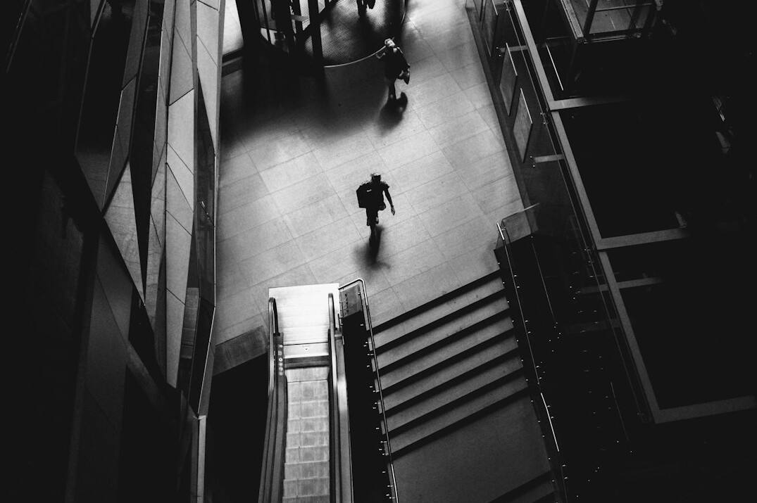thief caught in shopping mall